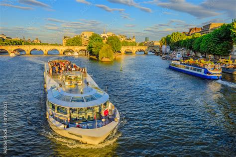 Total 99 Imagen Paris River Cruise Pont Neuf Fr Thptnganamst Edu Vn