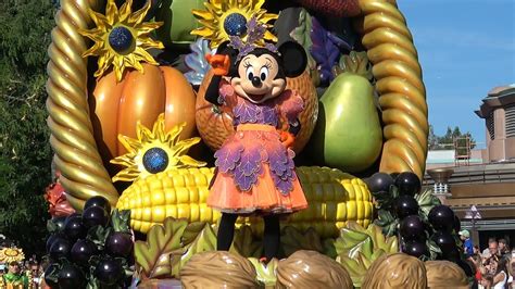 4K Mickey S Halloween Celebration Parade Phantom Stage Disneyland