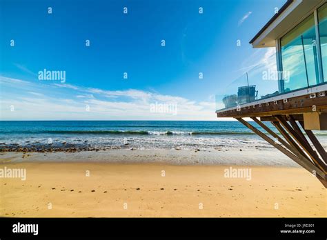 Beach house in Los Angeles, California Stock Photo - Alamy