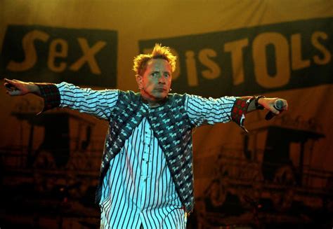 El exlíder de Sex Pistols John Lydon presenta su candidatura para