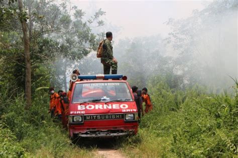 Kendala Air Dan Suhu Udara Yang Panas Kebakaran Lahan Gambut Di Parit Demang Dalam Meluas