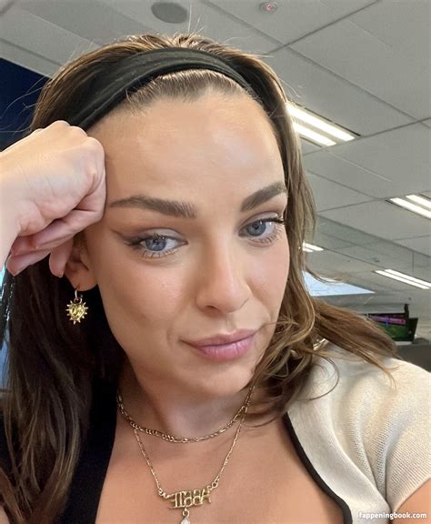 Abbie Chatfield Nude OnlyFans Leaks Fappening Page FappeningBook