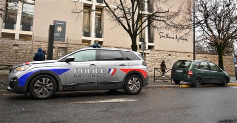 Lhorreur En France Un Adolescent De 16 Ans Meurt Poignardé Dans Une