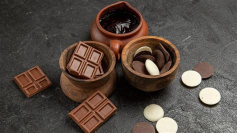 Dark Chocolate Vs Milk Chocolate Expert Explains Their Differences And