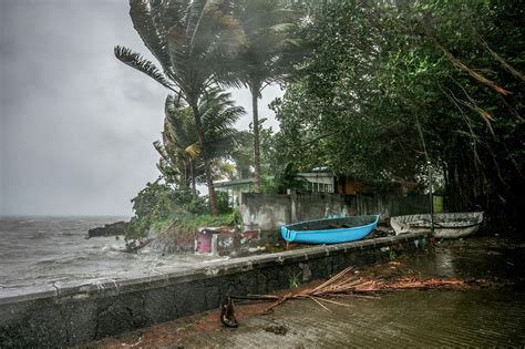 Cyclone Belal Sur L Le De La R Union Le Soulagement