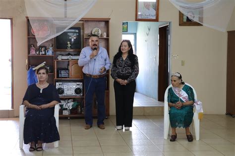 Coronaci N De La Reina Del Adulto Mayor De Tlachichila Ayuntamiento