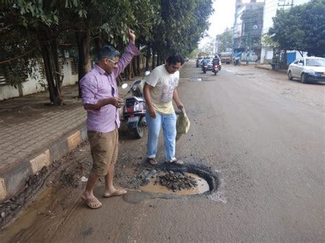 Official Apathy Drives Kasavanahalli Residents To Fix The Potholes