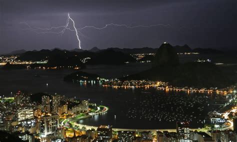 Após alta incidência meteorologistas alertam para mais raios saiba