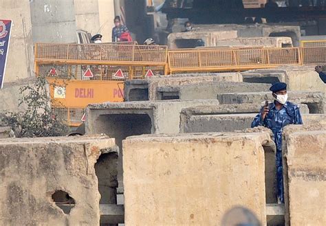 Delhi Police Removes Barricades Blocking Roads At Tikri Ghazipur