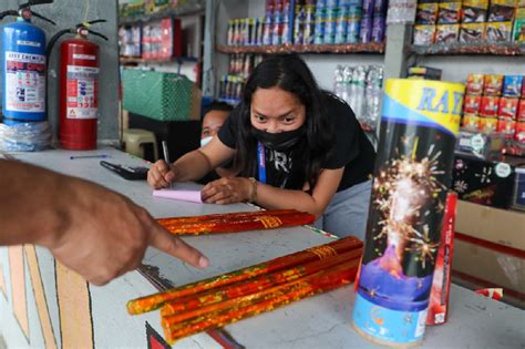 DOH S Duque Firecracker Related Injuries Fewer This Year Filipino News