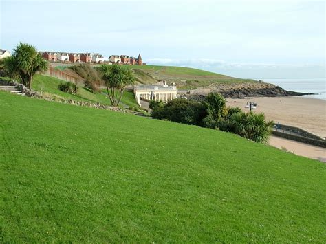 Barry Island Beach, Cardiff holiday homes: holiday houses & more ...