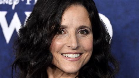 Untold Family Tales: Julia Louis Dreyfus’ - Veja Store Site