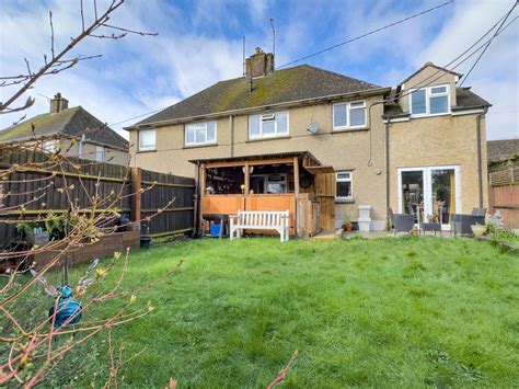 Schofield Avenue Witney Oxfordshire Ox28 3 Bed Semi Detached House