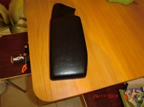 Обшивка Подлокотника зам кожей! — Lada Приора седан, 1,6 л, 2013 года ...