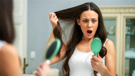 Caduta Dei Capelli Succede Anche Alle Ragazze Giovani Cause E Rimedi