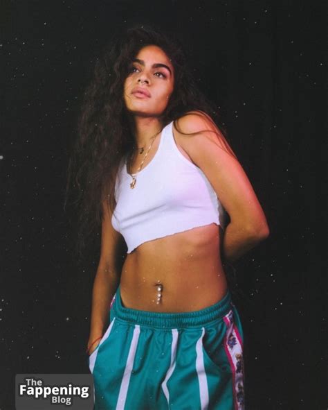 Jessie Reyez Jessie Reyes Jessiereyez Nude Leaks OnlyFans Photo