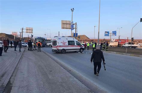 Otomobil ile hasta taşıyan ambulans çarpıştı 5 yaralı Çorum Haberleri