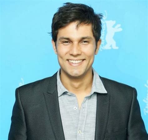 Randeep Hooda Height, Age, Girlfriend, Wife, Family, Biography & More ...