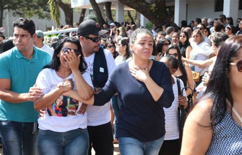 Tristeza E Revolta Marcam Velório De Mulher Assassinada Por Ex Namorado