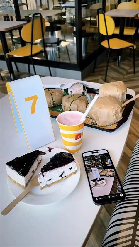 McDonald’s 🤤 | Foodie instagram, Food snapchat, Easy coffee recipes