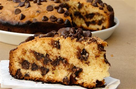 Gâteau Moelleux aux Pépites de Chocolat Délice Plat