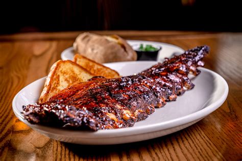 Malone's | Maple Grove Bar and Grill