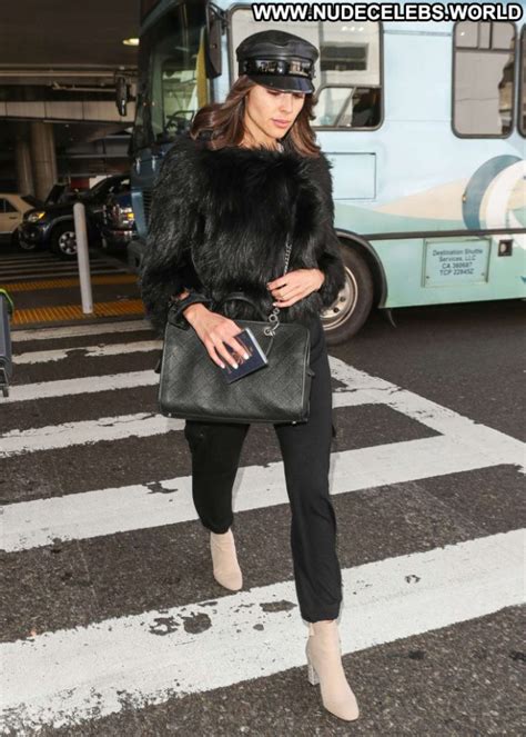 Olivia Culp Lax Airport Lax Airport Posing Hot Los Angeles Paparazzi Nude Celebrities Mobile