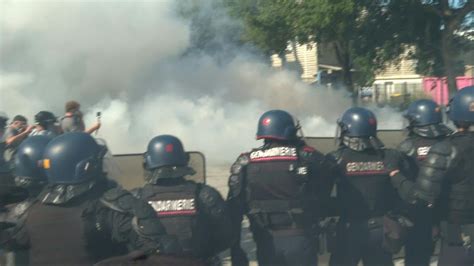 Bassines Des Grenades Lacrymog Nes Contre Des Manifestants La