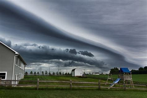 Arcus Cloud of Approaching Storm | Clouds, Cloud photos, Landscape photography