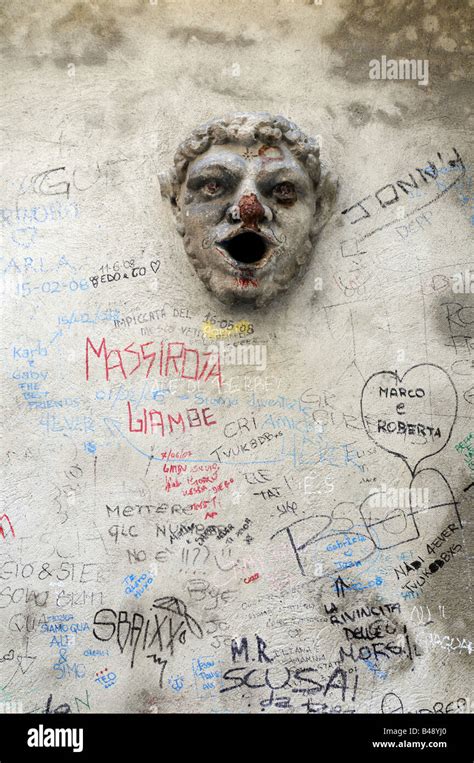 Italian Graffiti Immagini E Fotografie Stock Ad Alta Risoluzione Alamy