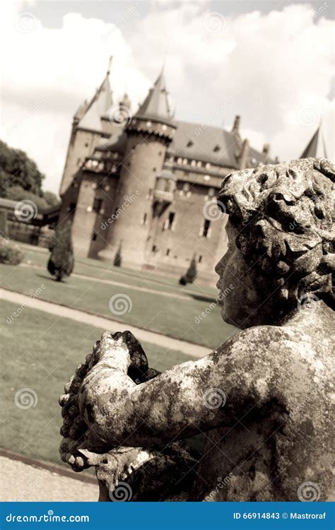 Kasteel de Haar editorial stock photo. Image of cuypers - 66914843