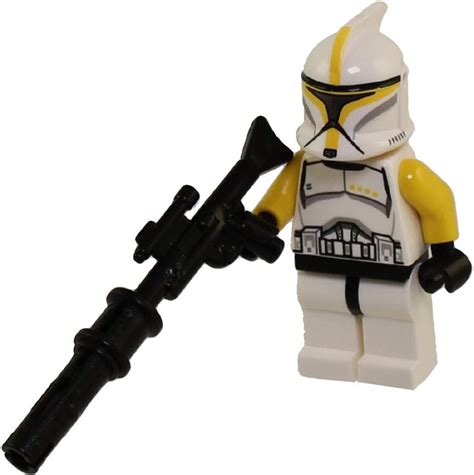 Amazon.com: Lego Star Wars Clone Trooper Commander Minfigure (2013 ...