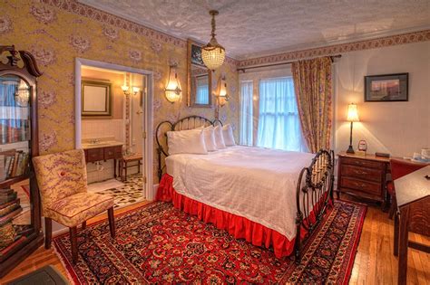 Guest Rooms - Princeton, WV Boutique Hotel | Bluefield Inn