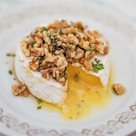 The Best Baked Brie Cheese With Maple Syrup And Walnuts