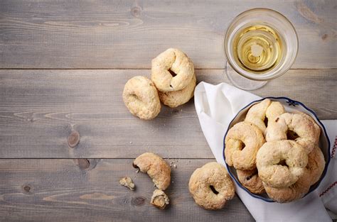 Ciambelle Al Vino Ricetta Tipica Della Tradizione Contadina Vinos