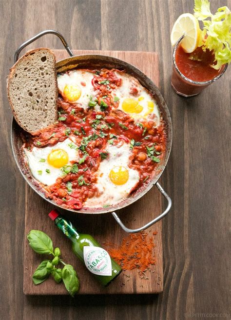 Easy Shakshuka With Chickpeas The Petite Cook