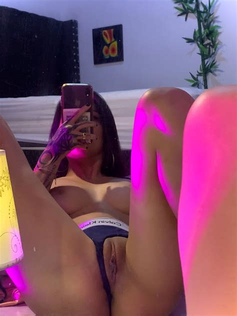 Latina Destroys Her Pussy Pics XHamster