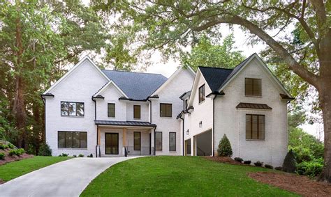 White Brick House White Brick Homes And Painted Brick