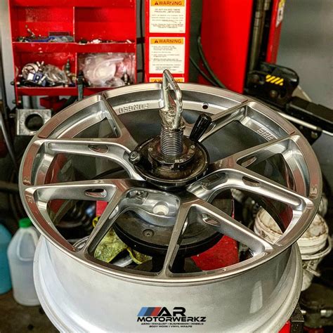 FULL FORGED MONOBLOCK BBS FI R PLATINUM GLOSS AR Motorwerkz