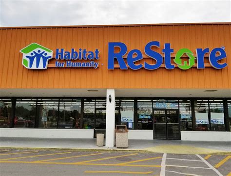 Manatee County Habitat for Humanity Opens New ReStore on SR 70