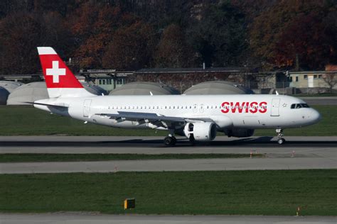 Swiss International Air Lines Airbus A320 214 HB IJI Flickr