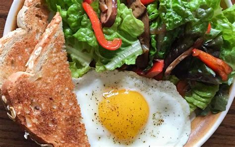 Breakfast Salad with Egg | Umami