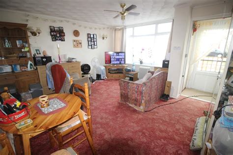 Viking Way Kings Park Eastbourne Bn23 2 Bed Semi Detached Bungalow