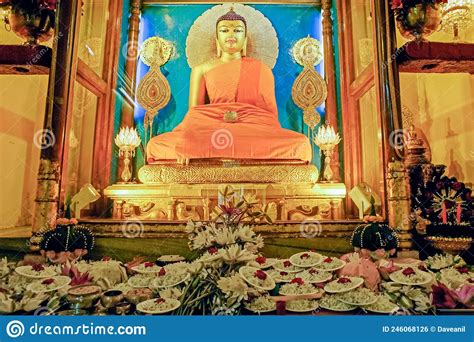 Buddha Statue Inside Of Mahabodhi Temple Bodh Gaya Editorial Photo