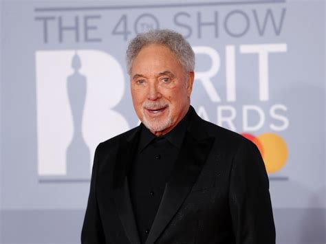 Sir Tom Jones Opens Up About Grief Of Wife S Death Media Mole