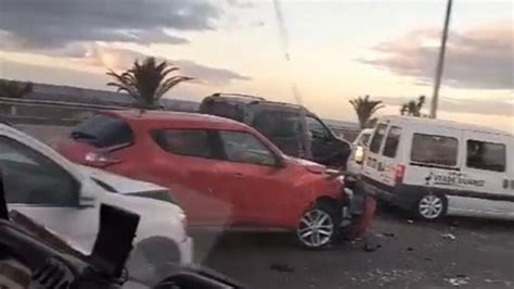 Accidente Tr Fico Canarias Un Accidente M Ltiple Colapsa El Tr Fico