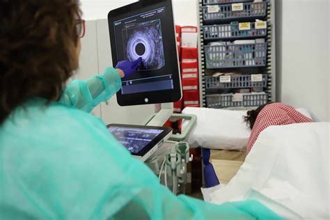 El Germans Trias rompe el tabú de las patologías por sexo anal