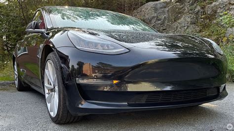 Tesla Slashes Full Self Drivings Cost By 5000 In Canada