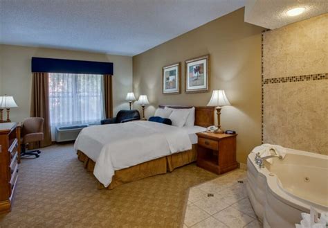 15 Hotels with Hot Tub in Room in Jacksonville, FL