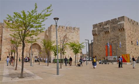 Jaffa Gate – The Real Jerusalem Streets